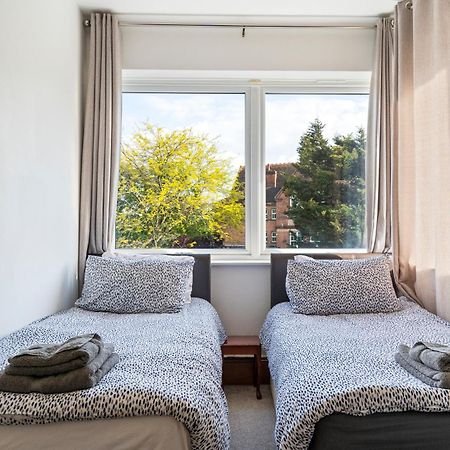 Modern 2 Bedroom Apartment In Mitcham, London Exterior photo