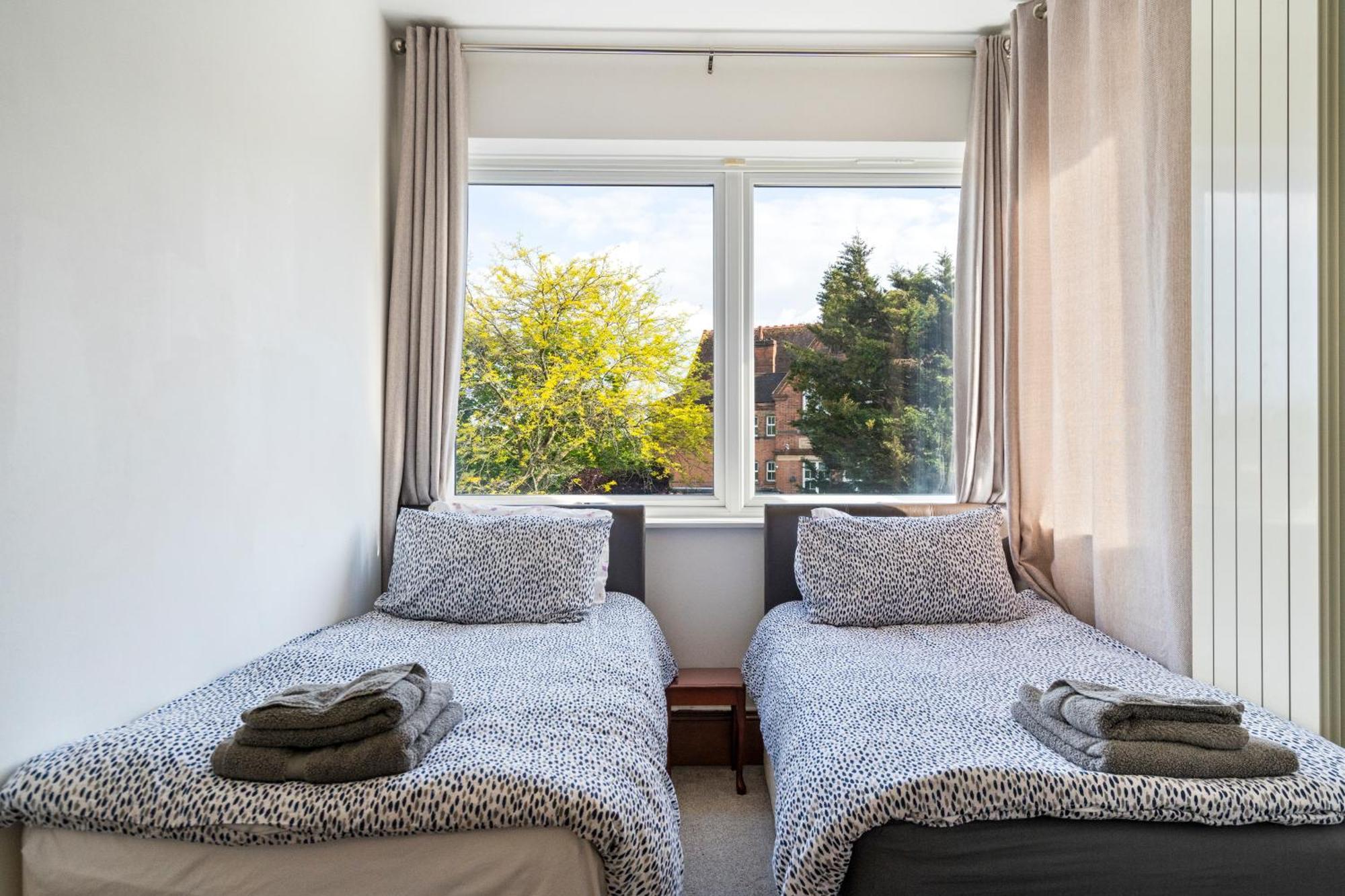 Modern 2 Bedroom Apartment In Mitcham, London Exterior photo