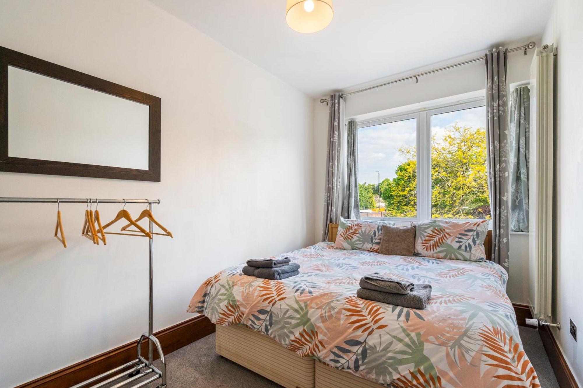 Modern 2 Bedroom Apartment In Mitcham, London Exterior photo